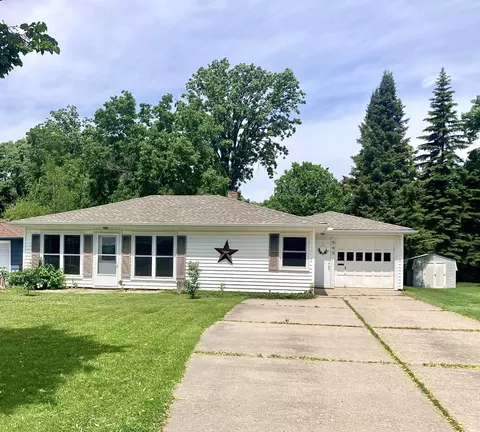 565 Madson Ave SW, Hutchinson, MN 55350