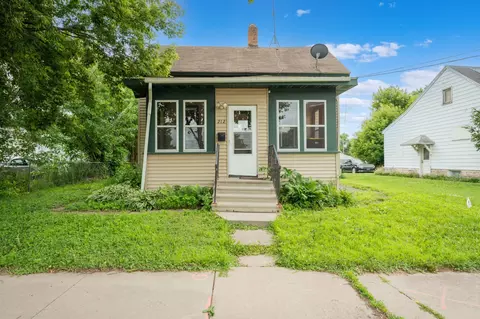 212 8th St NW, Rochester, MN 55901