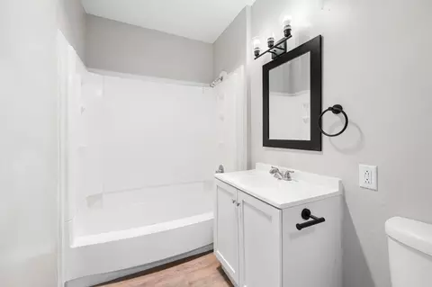 Bath - 704 8th Ave S, Saint Cloud, MN 56301 photo 1 of 3