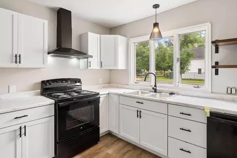 Kitchen - 704 8th Ave S, Saint Cloud, MN 56301 photo 3 of 6