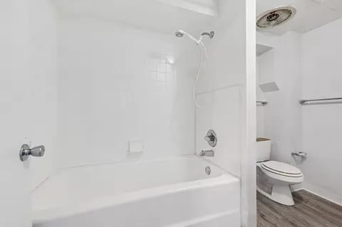 Bath - 704 8th Ave S, Saint Cloud, MN 56301 photo 2 of 3