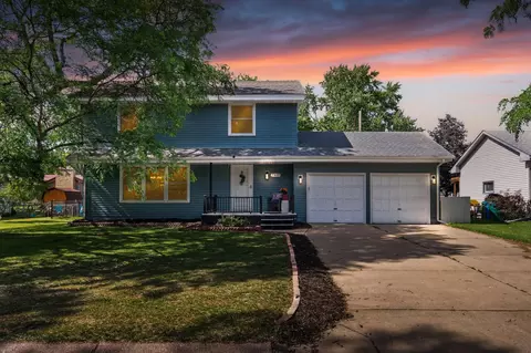 7448 Concerto Curv NE, Fridley, MN 55432