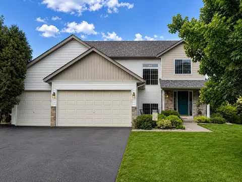 2721 Pampas Ct, Shakopee, MN 55379