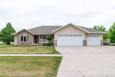 1172 Morningside Ct, Casselton, ND 58012