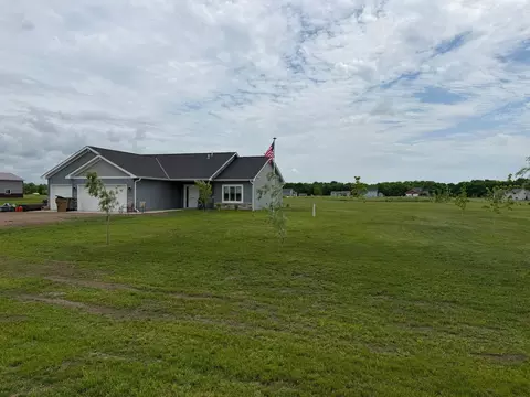 8594 Dolphin Rd, Princeton, MN 55371