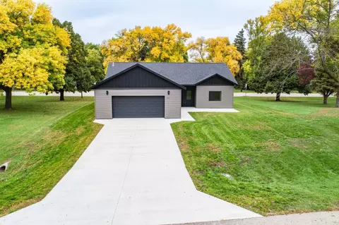 313 1st St NE, Rothsay, MN 56579
