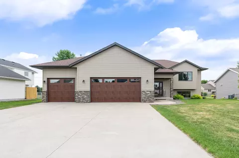 2575 Fox Hollow Ln, Owatonna, MN 55060