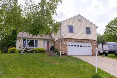 2217 Regent Ln SW, Rochester, MN 55902
