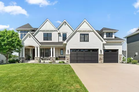5860 Club Valley Rd, Excelsior, MN 55331