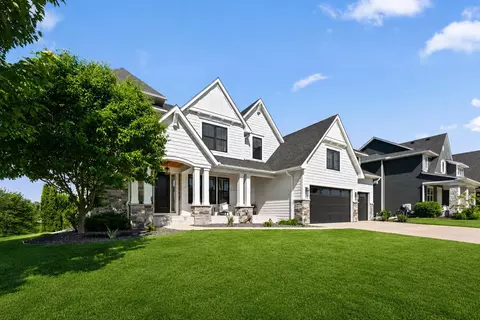 5860 Club Valley Rd, Excelsior, MN 55331