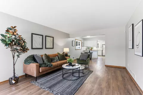 936 Jefferson Ave, Saint Paul, MN 55102