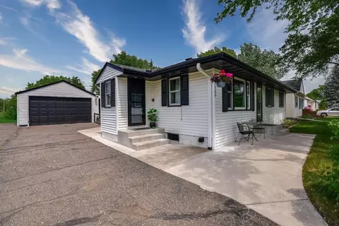 1783 Pinewood Dr, Shoreview, MN 55126