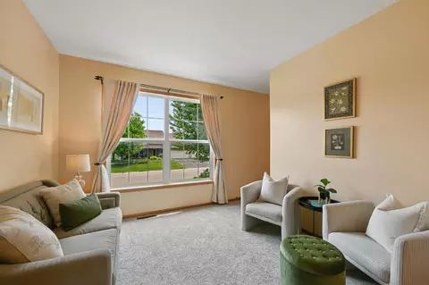 Living - 2201 Saddlebrook Rd, Buffalo, MN 55313 photo 3 of 6
