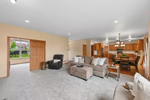 Living - 2201 Saddlebrook Rd, Buffalo, MN 55313 photo 4 of 6