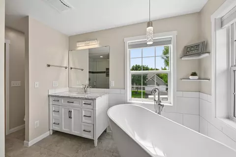 Bath - 2201 Saddlebrook Rd, Buffalo, MN 55313 photo 3 of 8