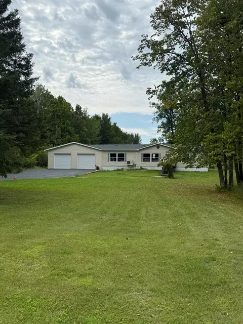 608 4th St NW, Kelliher, MN 56650