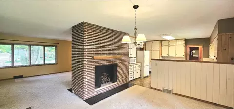 Living - 505 E 3rd St, Morris, MN 56267 photo 3 of 4
