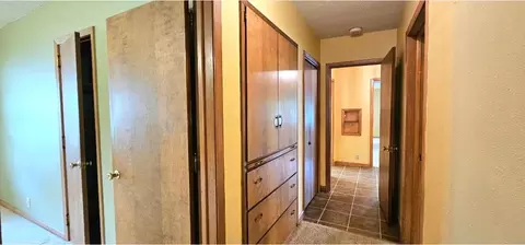 Entry Way - 505 E 3rd St, Morris, MN 56267 photo 5 of 5
