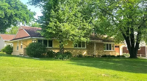 Exterior - 505 E 3rd St, Morris, MN 56267 photo 12 of 13