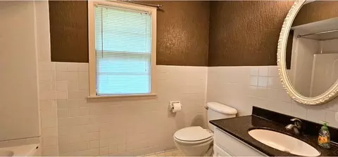 Bath - 505 E 3rd St, Morris, MN 56267 photo 2 of 4