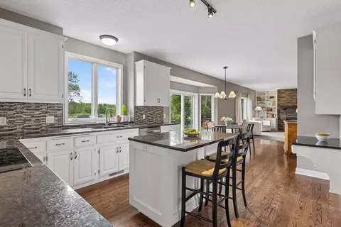 17225 Wilderness Trl SE, Prior Lake, MN 55372