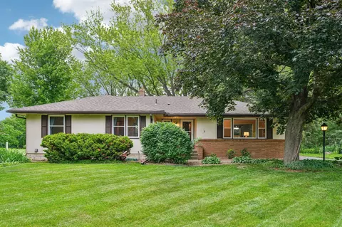 1866 Sterling Ave N, Maplewood, MN 55109