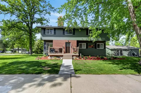 323 NW 11th St, Grand Rapids, MN 55744