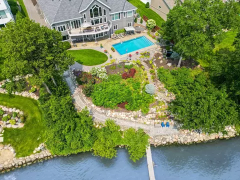1065 Bayside Ln, Minnetrista, MN 55364