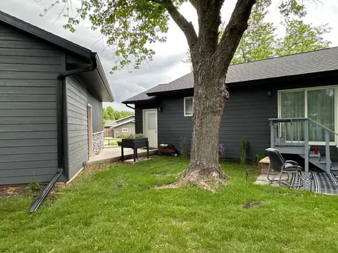 Exterior - 408 N Main St, Hendricks, MN 56136 photo 2 of 9