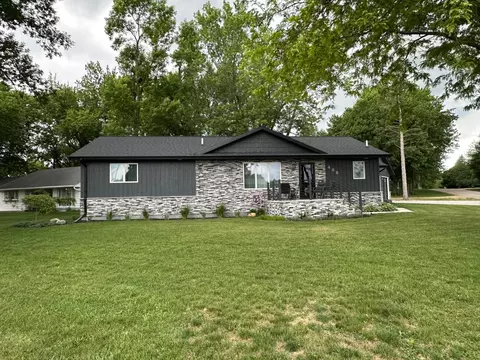 Exterior - 408 N Main St, Hendricks, MN 56136 photo 5 of 9