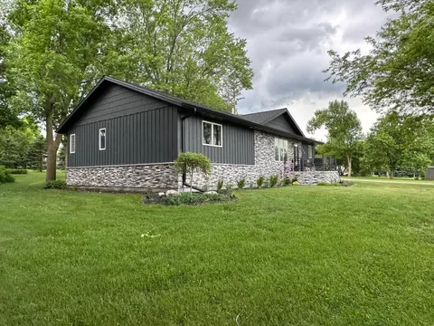 Exterior - 408 N Main St, Hendricks, MN 56136 photo 6 of 9
