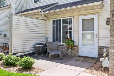 7943 Forest Blvd #I, Woodbury, MN 55125