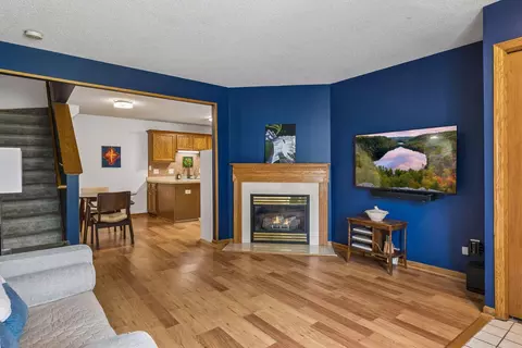7943 Forest Blvd #I, Woodbury, MN 55125