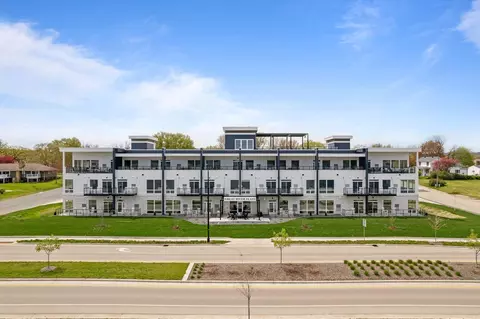 907 N Lakeshore Dr #305, Lake City, MN 55041