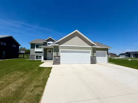 1805 12th Ave NE, Austin, MN 55912