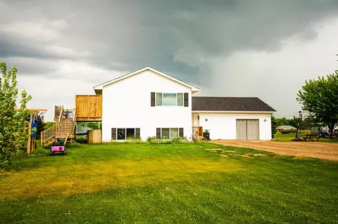 1616 Evergreen Dr, Ogilvie, MN 56358
