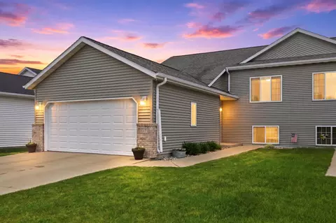 1551 34th Ave S, Moorhead, MN 56560