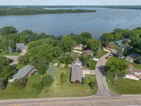 2101 Kenneth Dr, Albert Lea, MN 56007