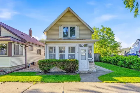 857 Rose Ave E, Saint Paul, MN 55106