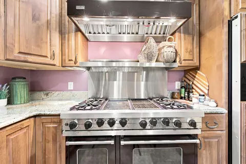 Kitchen - 1008 Newhall Dr, Faribault, MN 55021 photo 3 of 6