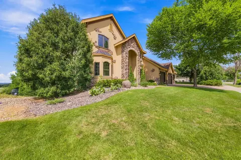 Exterior - 1008 Newhall Dr, Faribault, MN 55021 photo 15 of 18