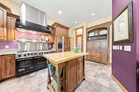 Kitchen - 1008 Newhall Dr, Faribault, MN 55021 photo 2 of 6