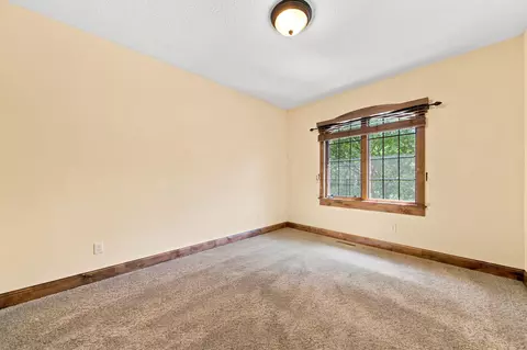Bedroom - 1008 Newhall Dr, Faribault, MN 55021 photo 5 of 8