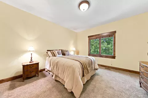 Bedroom - 1008 Newhall Dr, Faribault, MN 55021 photo 4 of 8