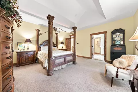 Bedroom - 1008 Newhall Dr, Faribault, MN 55021 photo 2 of 8