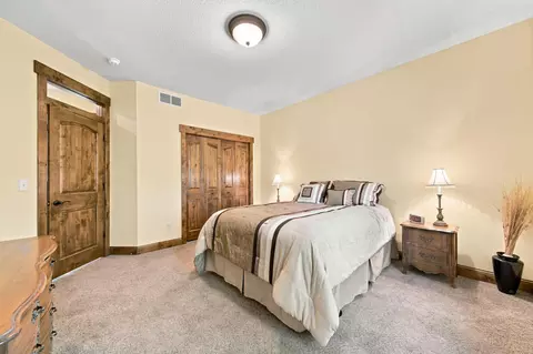 Bedroom - 1008 Newhall Dr, Faribault, MN 55021 photo 3 of 8