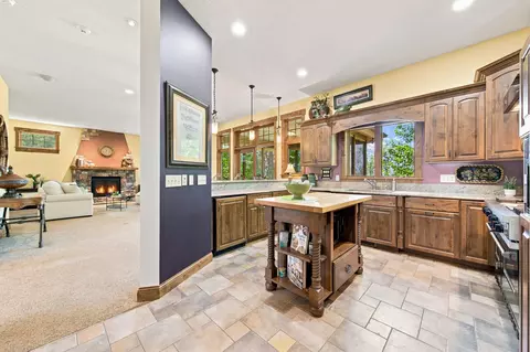 Kitchen - 1008 Newhall Dr, Faribault, MN 55021 photo 5 of 6