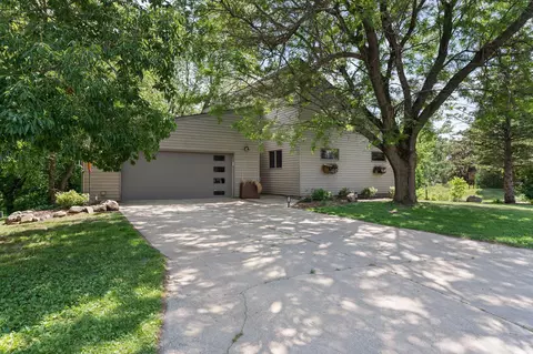 2006 11th Ave NE, Austin, MN 55912