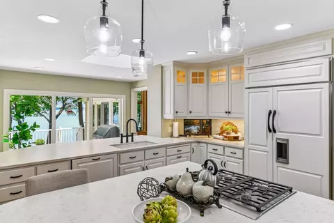Kitchen - 6306 Maple Rdg, Excelsior, MN 55331 photo 3 of 5