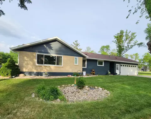 1105 5th Ave SW, Pipestone, MN 56164